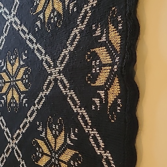 LIKE NEW VTG Nutcracker Pontsettia Metallic Sparkle Scalloped Hem Sweater - Picture 11 of 14